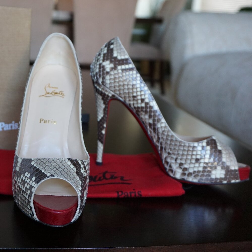 AUTHENTIC Christian Louboutin Very Prive 120 Python/Kid